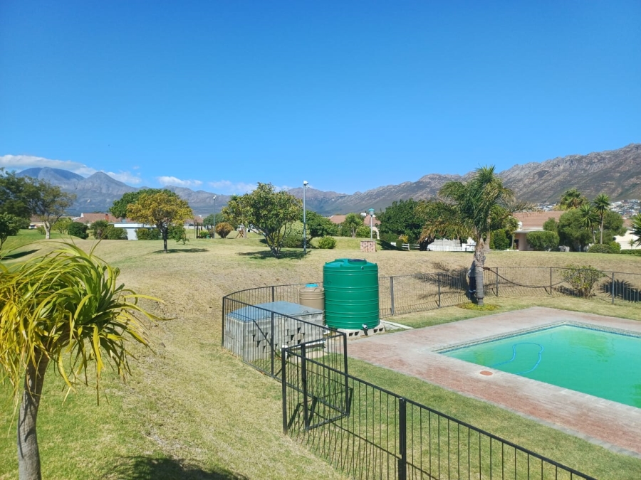 2 Bedroom Property for Sale in Gordons Bay Central Western Cape